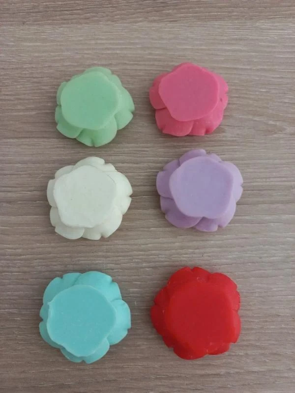 Lot of Large Resin Flowers – photo 2